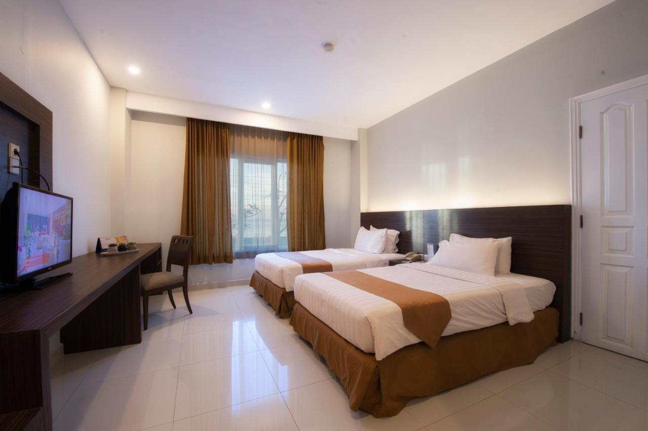 Kristal Hotel Kupang Kupang  Luaran gambar